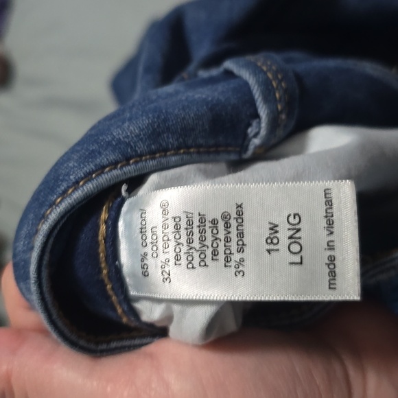 Maurices plus distressed denim - Picture 2 of 4